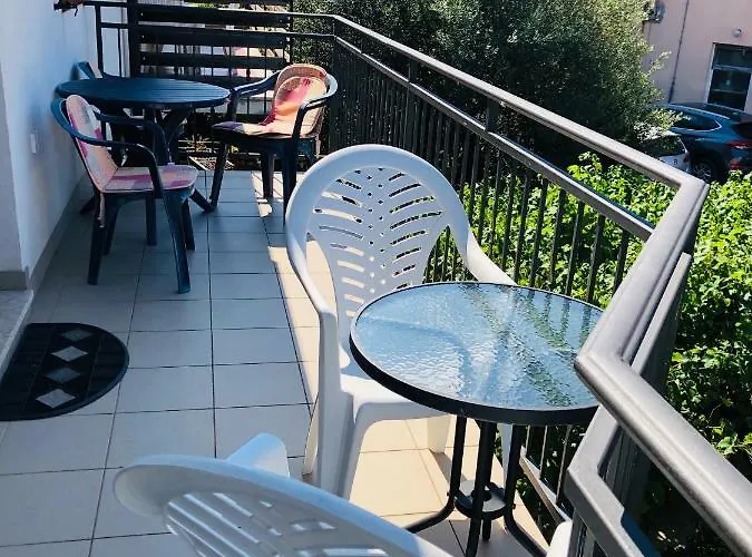 아파트 Rosita 1 로비니