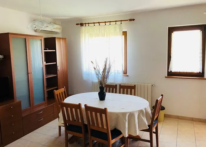 Διαμέρισμα Rosita 1 *